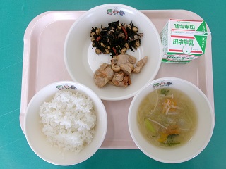 写真:能登川学校給食センタ-の給食