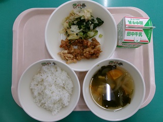 写真:能登川学校給食センタ-の給食