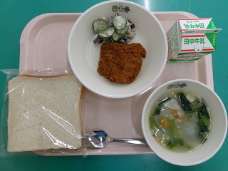 写真：能登川学校給食センタ－の給食