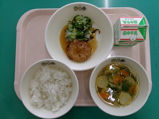 写真：能登川学校給食センタ－の給食
