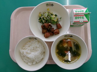 写真：能登川学校給食センタ－と湖東学校給食センターの給食