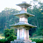 写真：長蝦里三層石塔