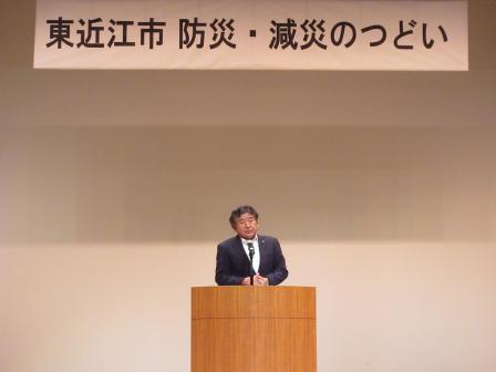 写真：壇上で挨拶する市長7