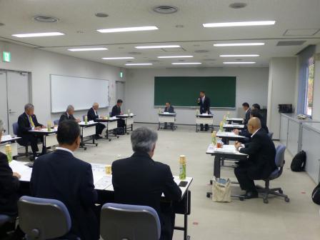 写真：商工会行政懇談会で挨拶する市長