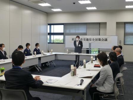 写真：交通安全対策会議で挨拶をする市長