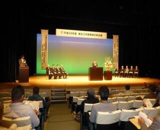 写真：農業組合長会議で挨拶する市長