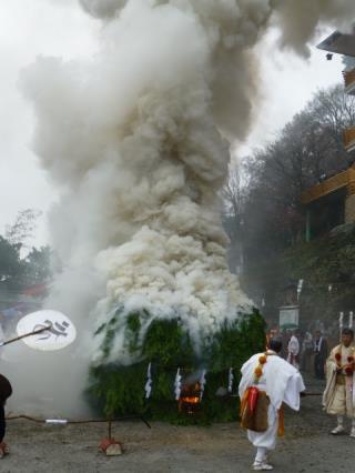 写真：お火焚大祭