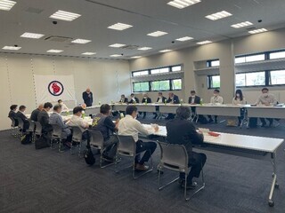 写真:部会長あいさつ