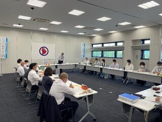 写真:部会長あいさつの様子