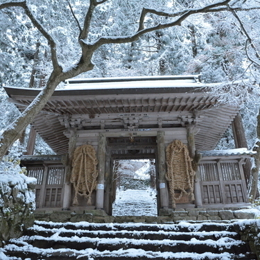 雪の百済寺