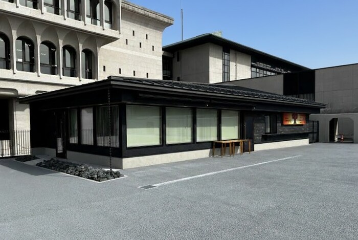 新しくオープンするkitchenイロハモミジの外観です。