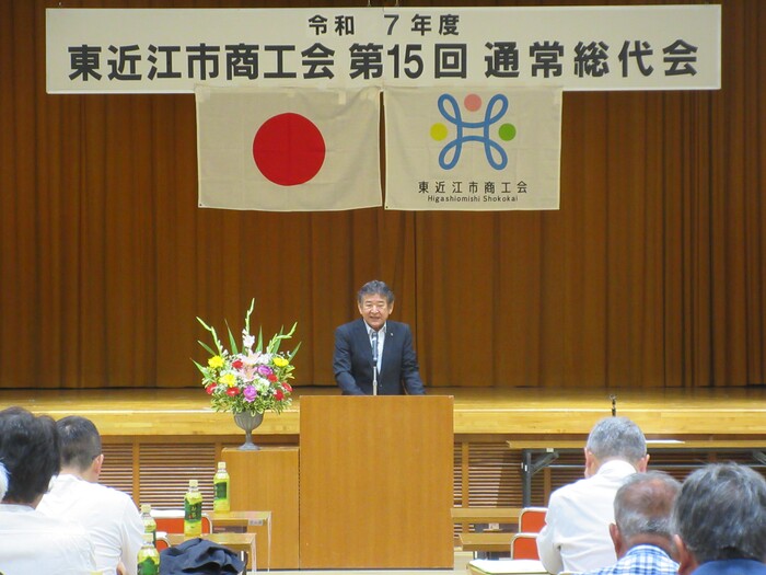 挨拶する市長