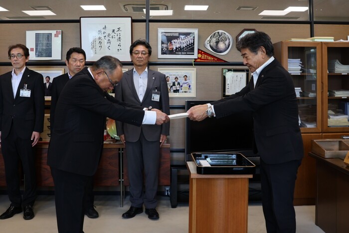 南川副市長辞令交付