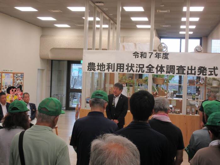 挨拶する市長