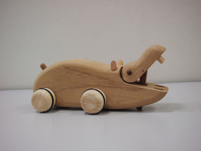 カバのカラクリ玩具の写真