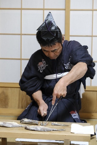 写真：「御供盛り」神事（君ヶ畑町）
