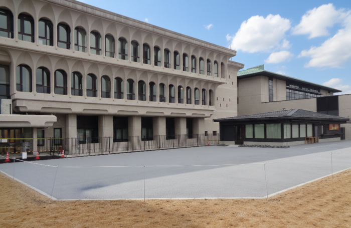 写真：店舗西側舗装スペース