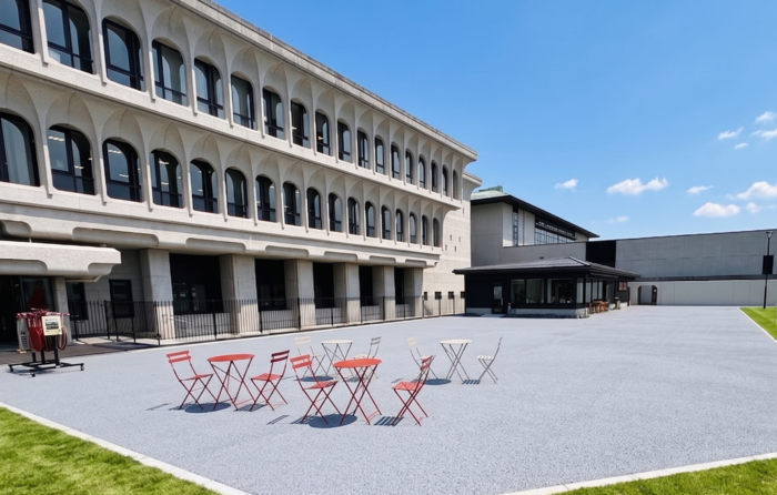 写真：舗装広場