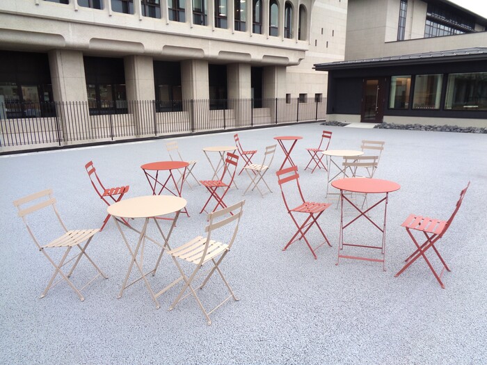 写真：テーブル、イス