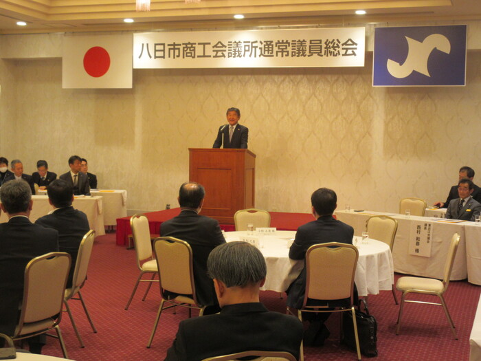 挨拶する市長