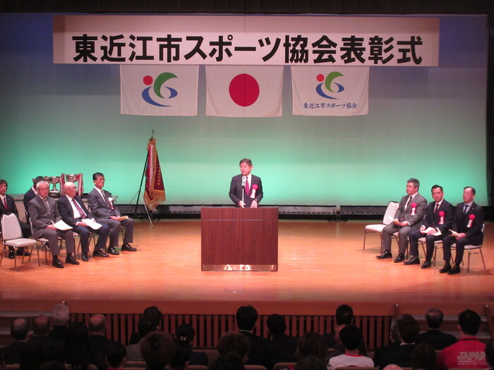挨拶する市長