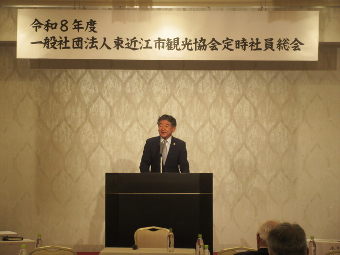 挨拶する市長
