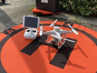 写真：ヘリポートにドローンが駐機している様子