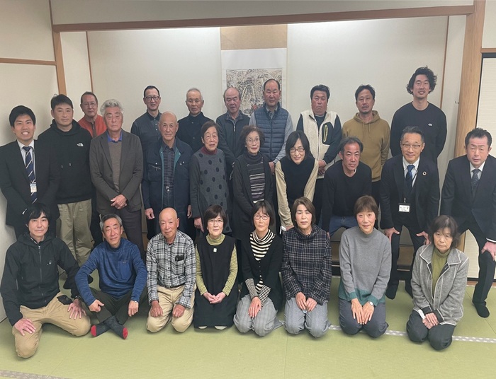 愛東ぶどう生産組合の関係者の皆さん